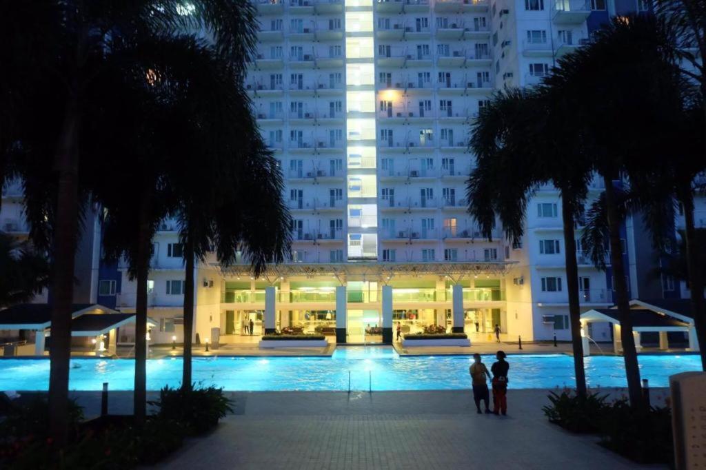 Grass Residences Tower 4 Sm North Quezon City Exterior photo